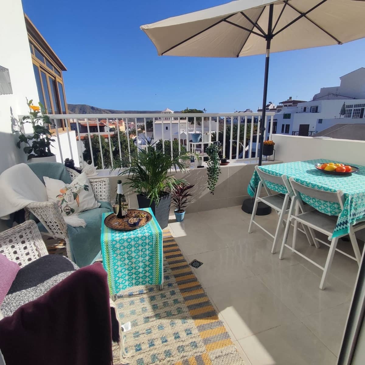 1 sypialnia Apartament na sprzedaż w Los Cristianos z basenem garażem - 259 000 € (Ref: 9777644)