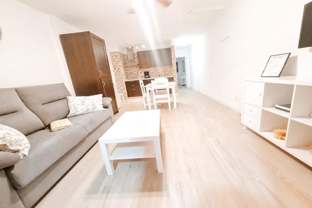 1 sypialnia Apartament na sprzedaż w Playa de las Americas z basenem - 410 000 € (Ref: 9780117)