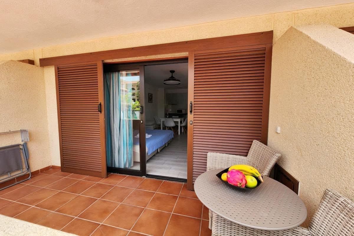 1 sypialnia Apartament na sprzedaż w Playa de las Americas z basenem - 410 000 € (Ref: 9780117)