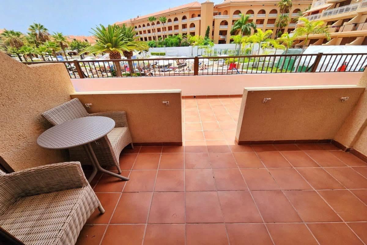 1 sypialnia Apartament na sprzedaż w Playa de las Americas z basenem - 410 000 € (Ref: 9780117)