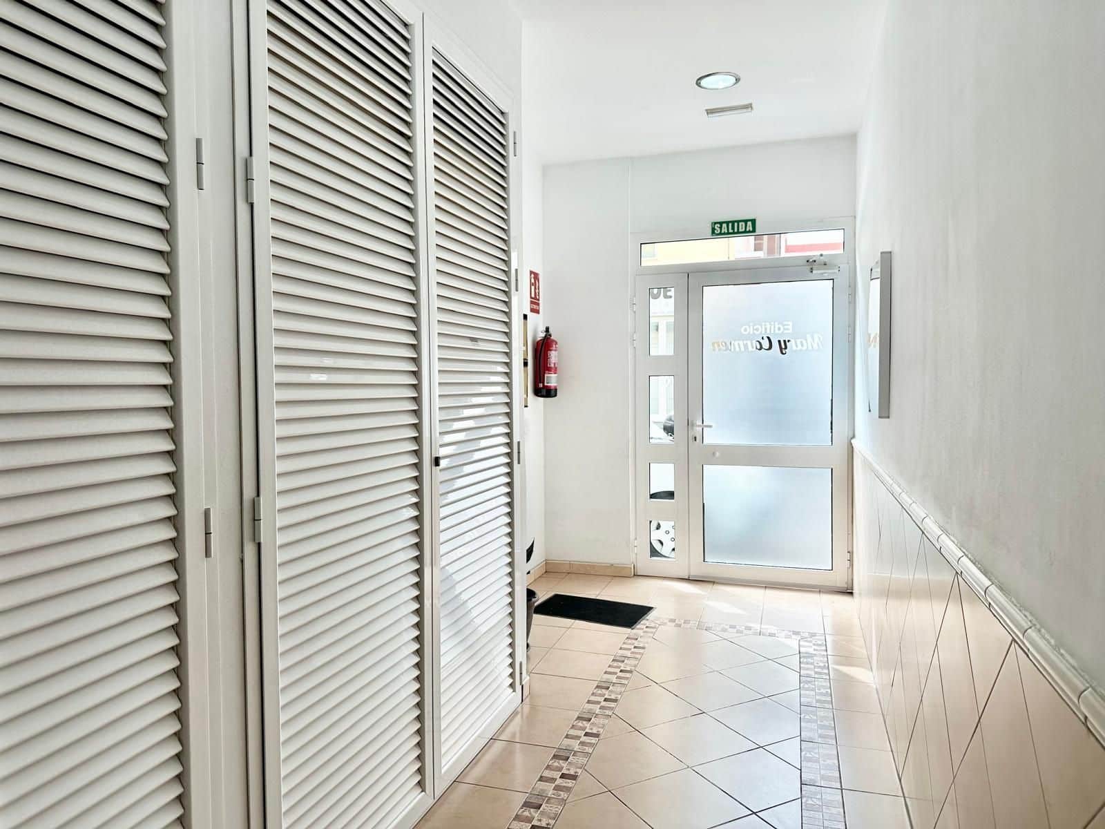 2 slaapkamer Appartement te koop in Playa San Juan met garage - € 345.000 (Ref: 9783607)