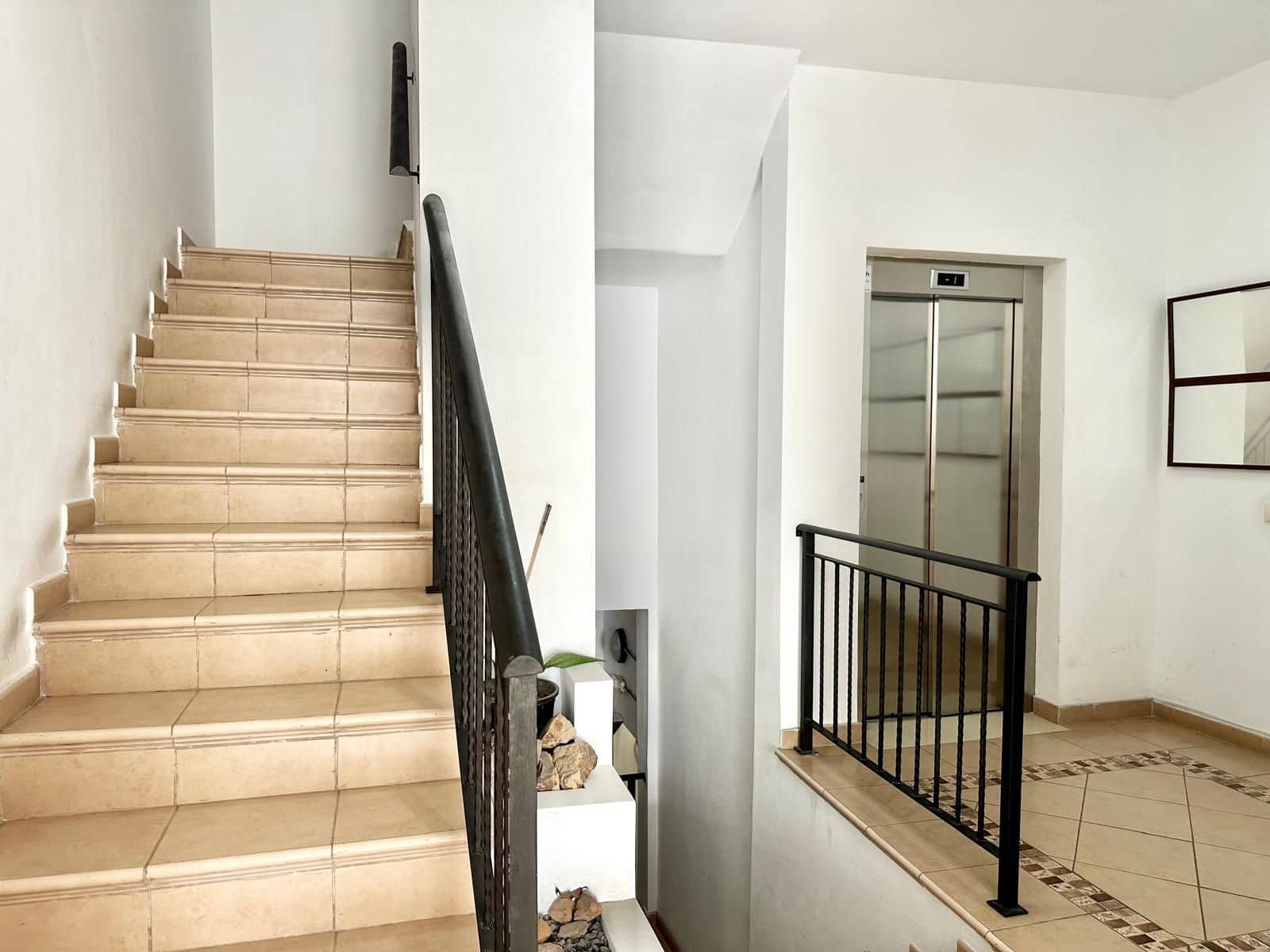 2 slaapkamer Appartement te koop in Playa San Juan met garage - € 345.000 (Ref: 9783607)