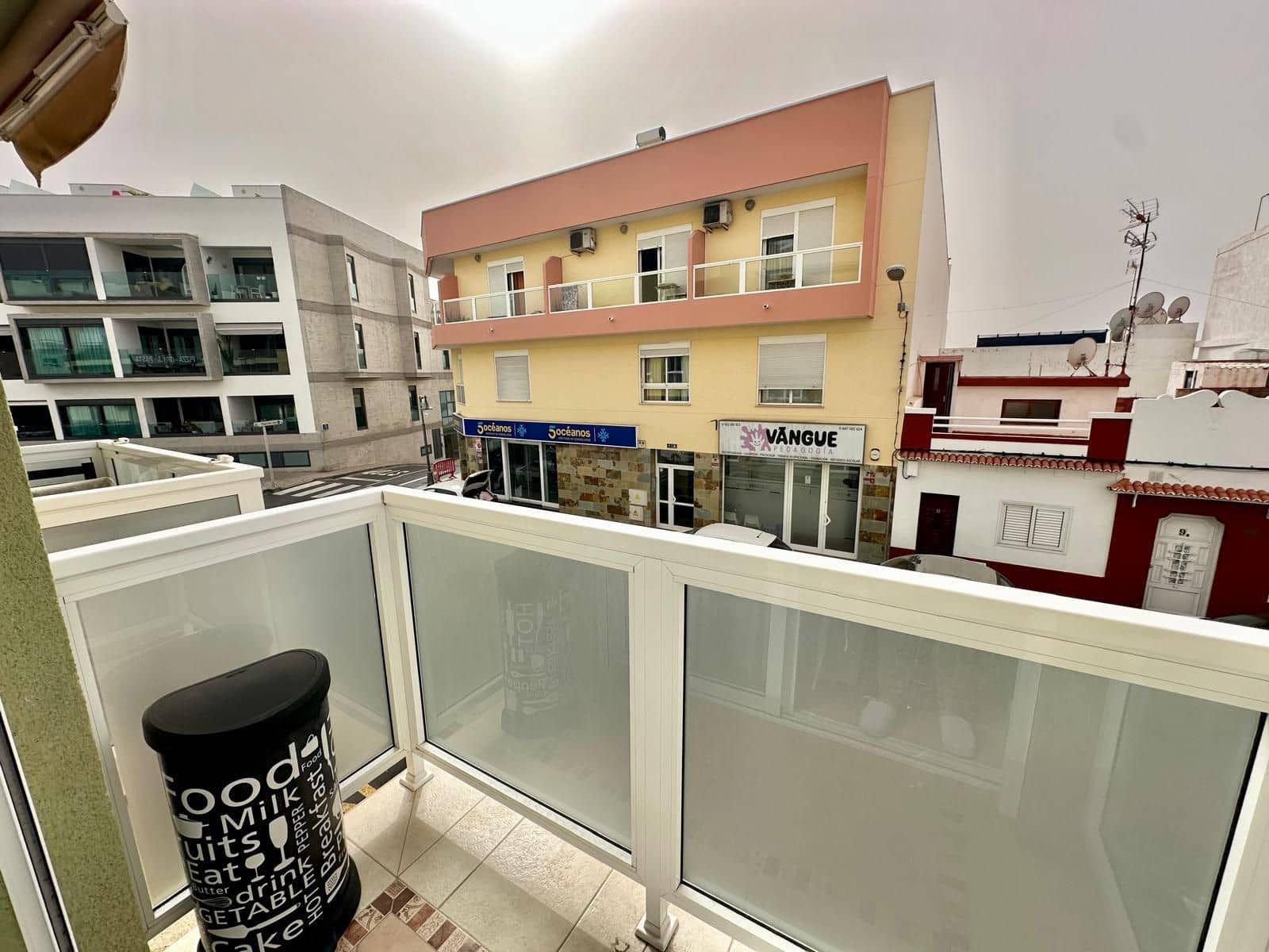 2 slaapkamer Appartement te koop in Playa San Juan met garage - € 345.000 (Ref: 9783607)