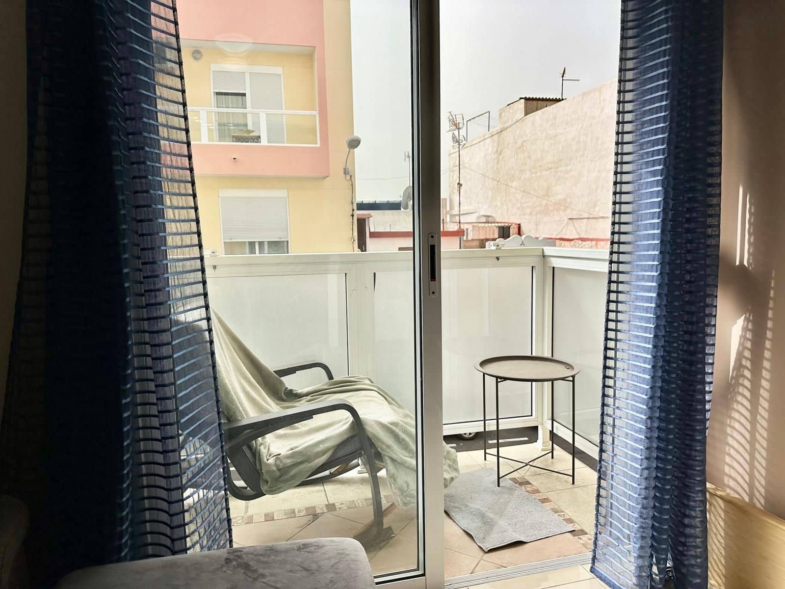 2 slaapkamer Appartement te koop in Playa San Juan met garage - € 345.000 (Ref: 9783607)