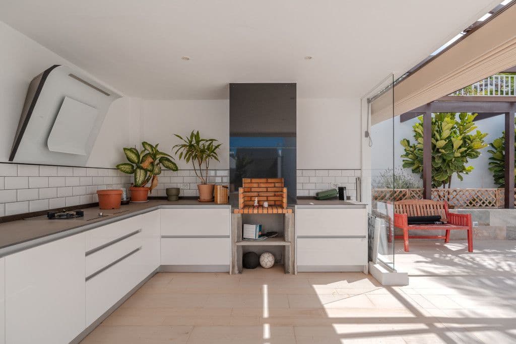 5 chambre Villa/Maison à vendre à Torviscas avec piscine garage - 2 100 000 € (Ref: 9788136)