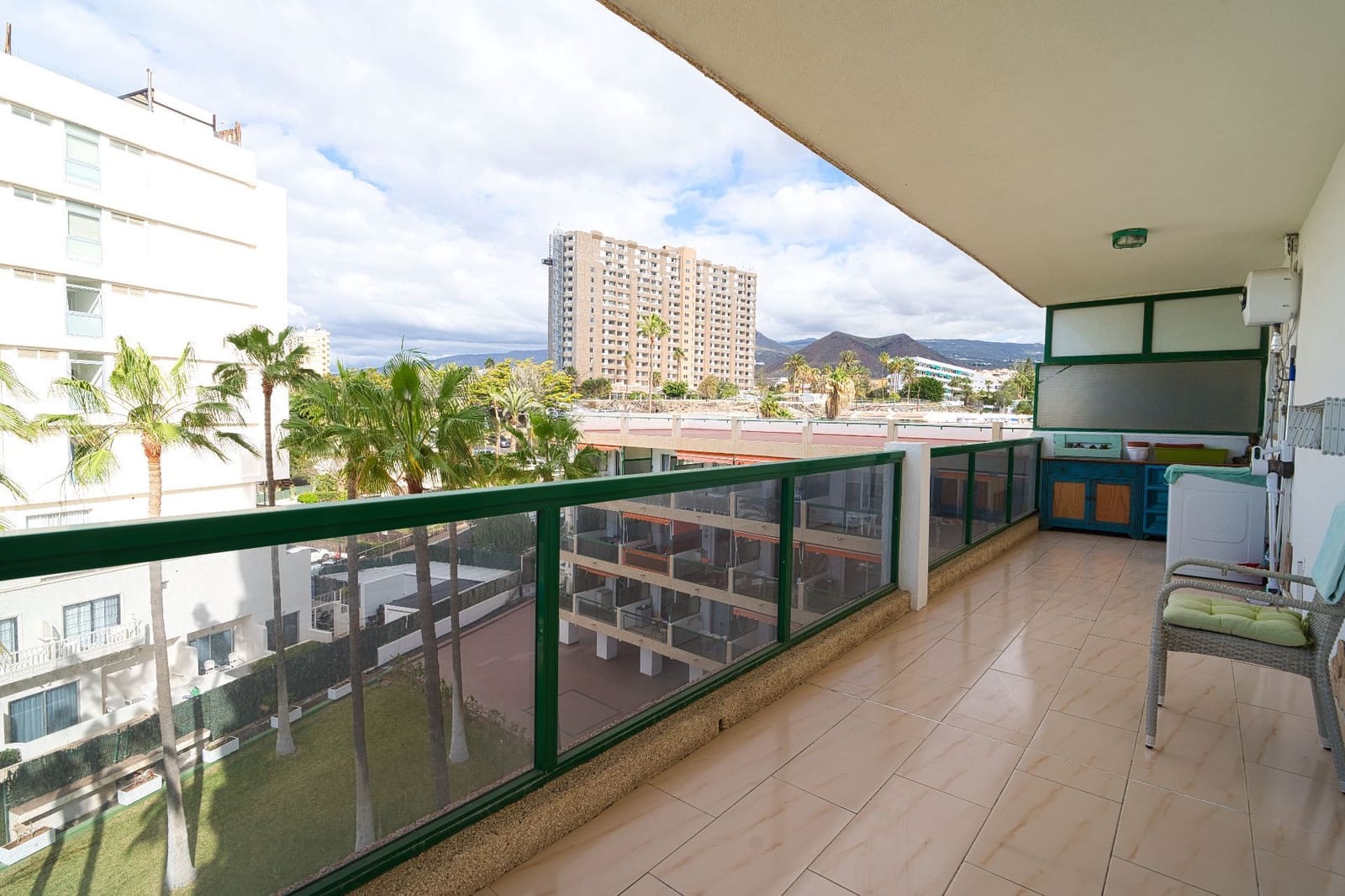 1 soveværelse Lejlighed til salg i Los Cristianos med swimmingpool garage - € 398.000 (Ref: 9798633)