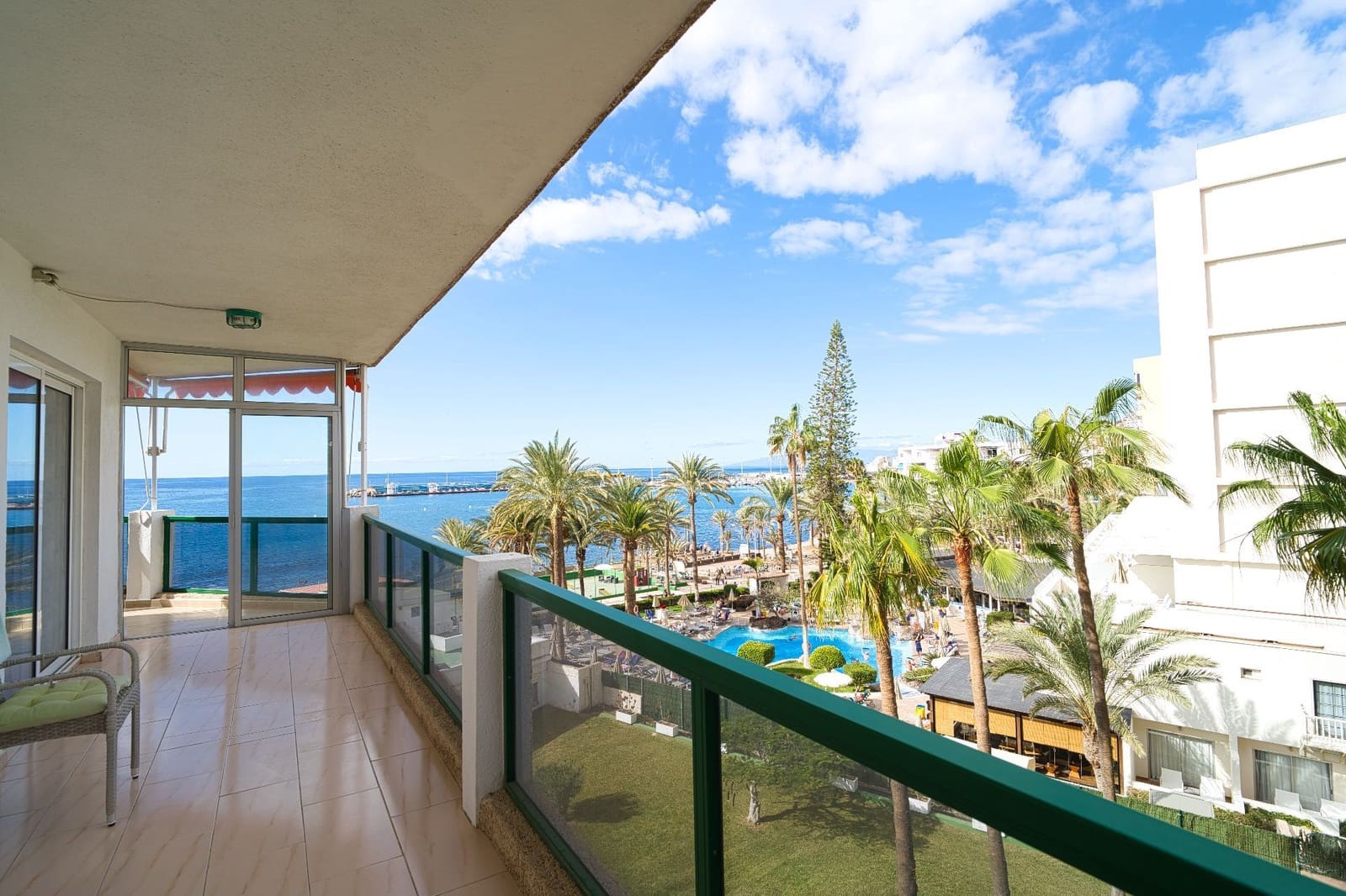 1 soveværelse Lejlighed til salg i Los Cristianos med swimmingpool garage - € 398.000 (Ref: 9798633)