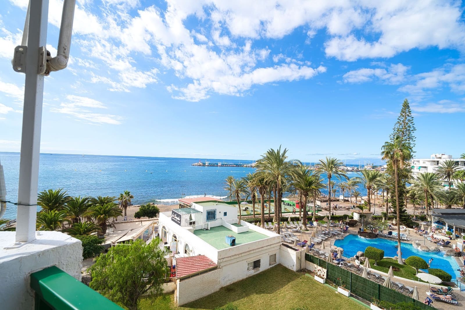 1 soveværelse Lejlighed til salg i Los Cristianos med swimmingpool garage - € 398.000 (Ref: 9798633)