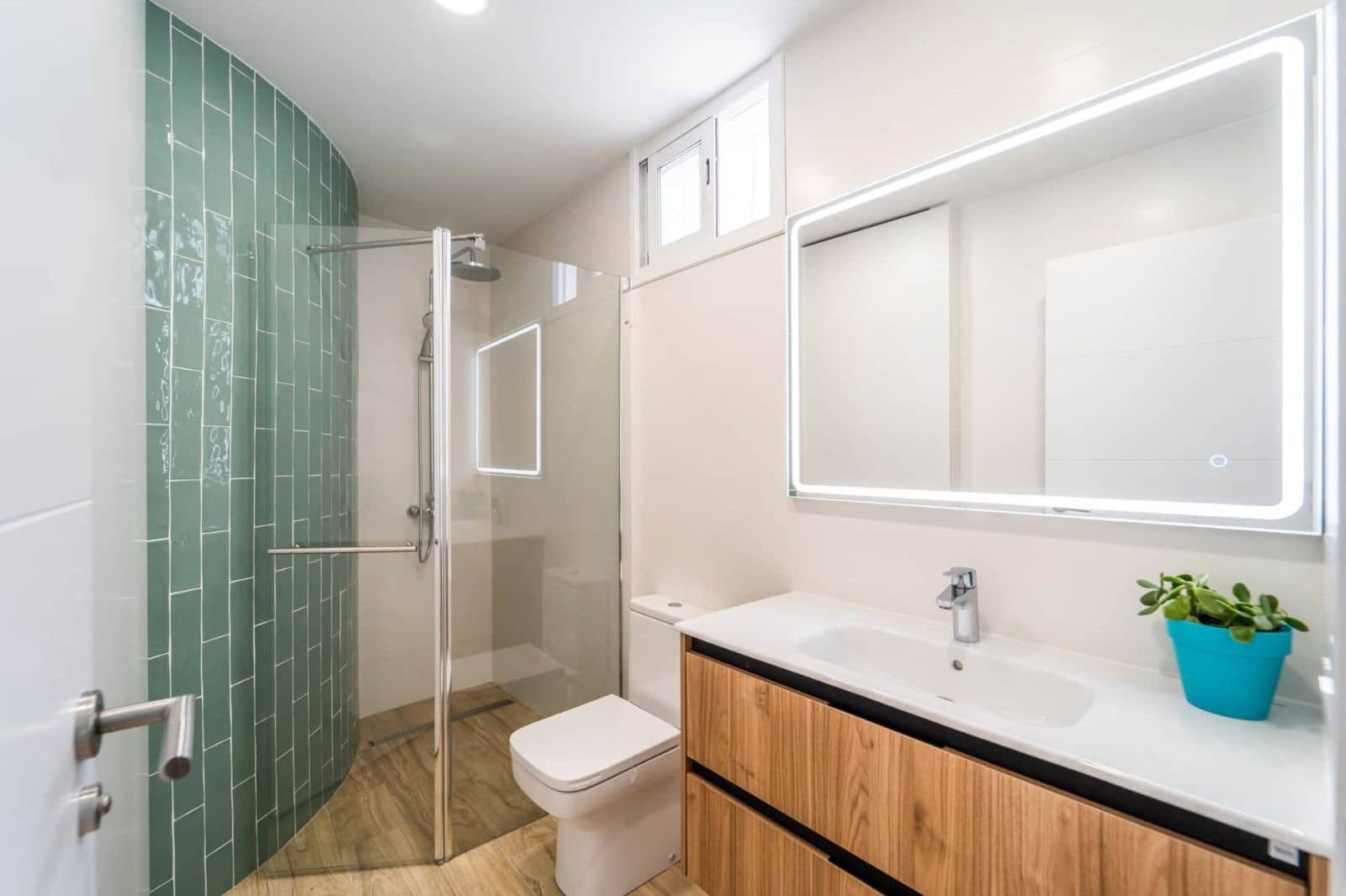 2 makuuhuone Paritalo myytävänä paikassa Costa Adeje mukana uima-altaan 
autotalli - 829 000 € (Ref: 9798635)