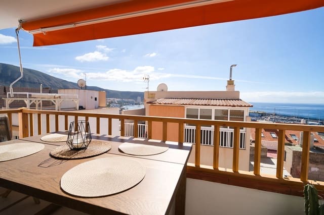 1 makuuhuone Kattohuoneisto myytävänä paikassa Los Cristianos, Arona mukana uima-altaan - 329 700 € (Ref: 9803904)