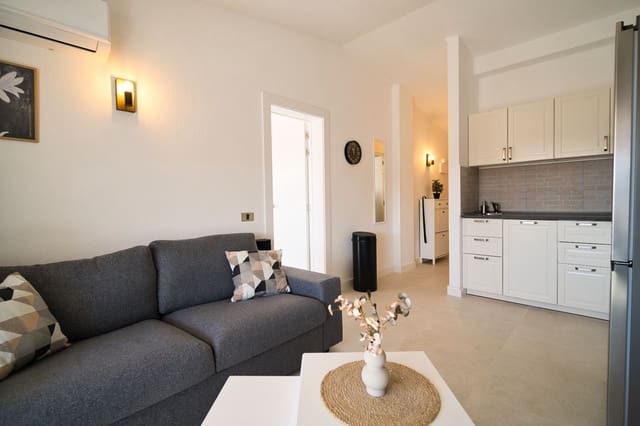 1 makuuhuone Kattohuoneisto myytävänä paikassa Los Cristianos, Arona mukana uima-altaan - 329 700 € (Ref: 9803904)