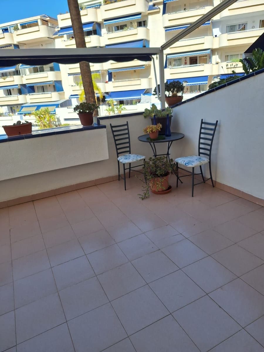 4 soverom Leilighet til salgs i Los Cristianos med svømmebasseng garasje - € 690 000 (Ref: 9807646)