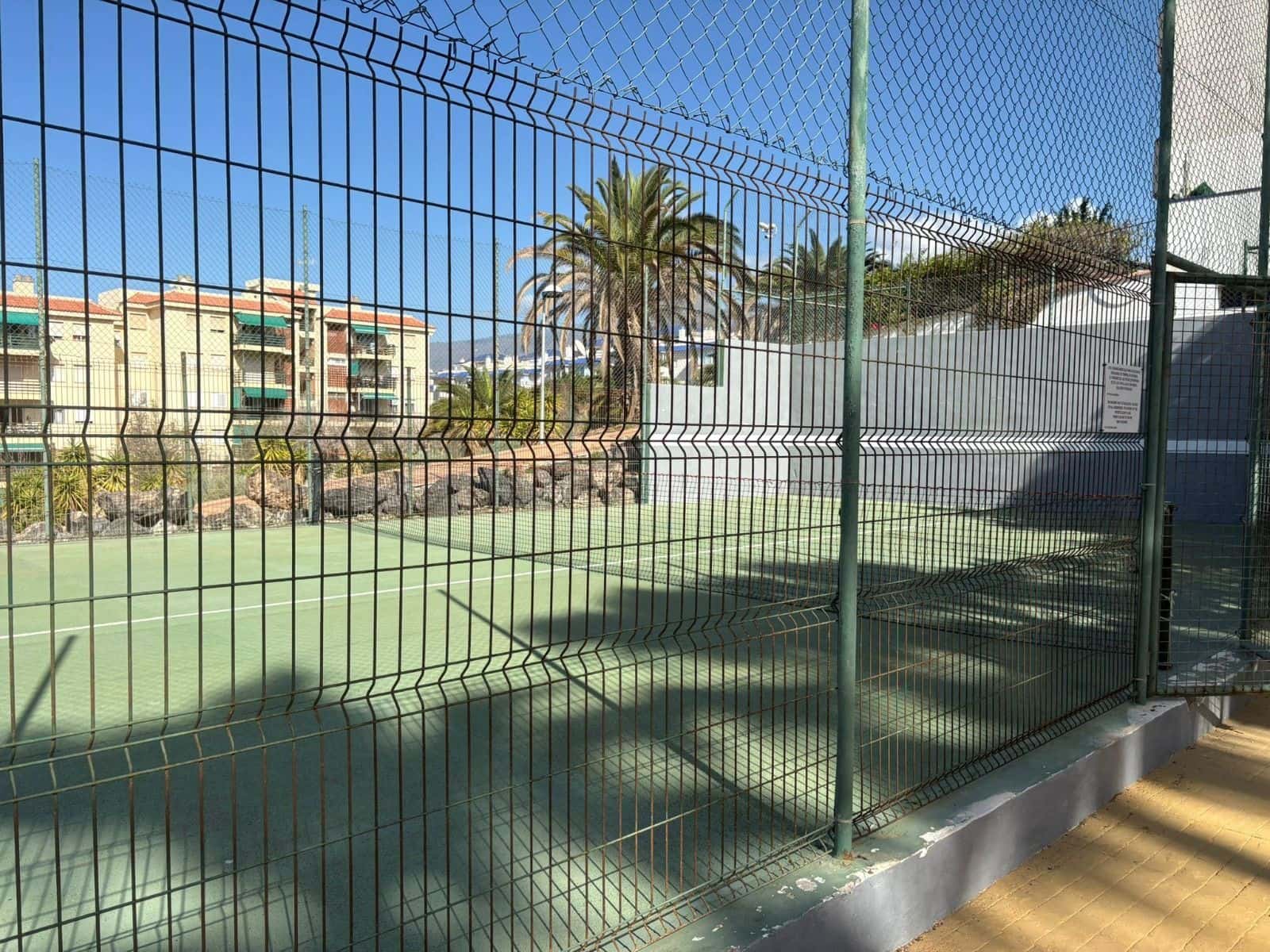 4 soverom Leilighet til salgs i Los Cristianos med svømmebasseng garasje - € 690 000 (Ref: 9807646)