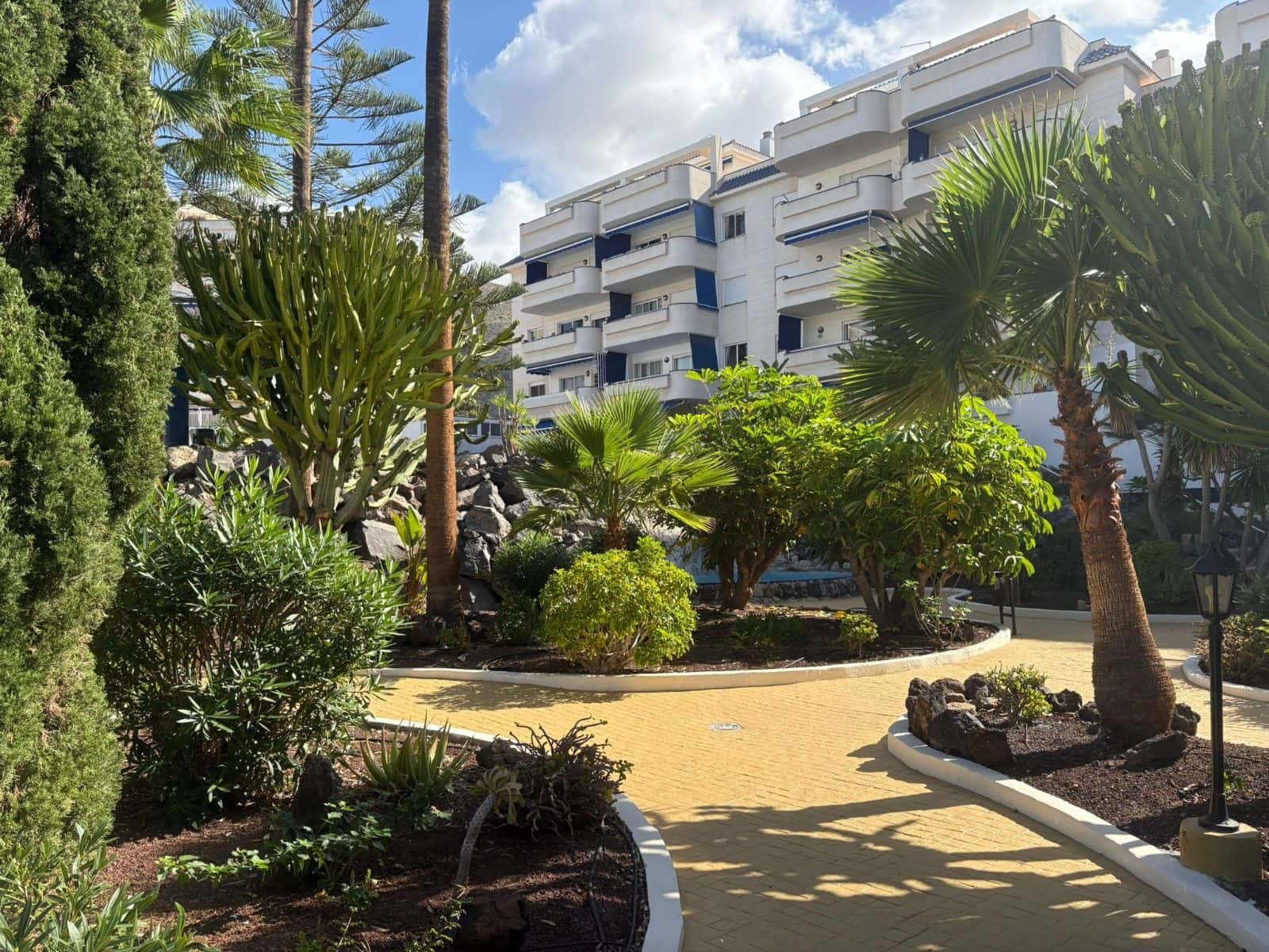 4 soverom Leilighet til salgs i Los Cristianos med svømmebasseng garasje - € 690 000 (Ref: 9807646)