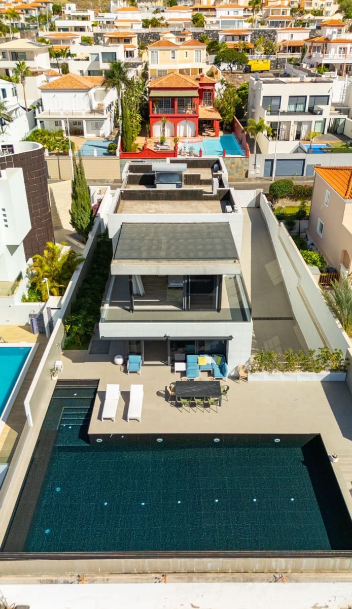 5 bedroom Villa for sale in El Madronal with pool garage - € 2,650,000 (Ref: 9816979)