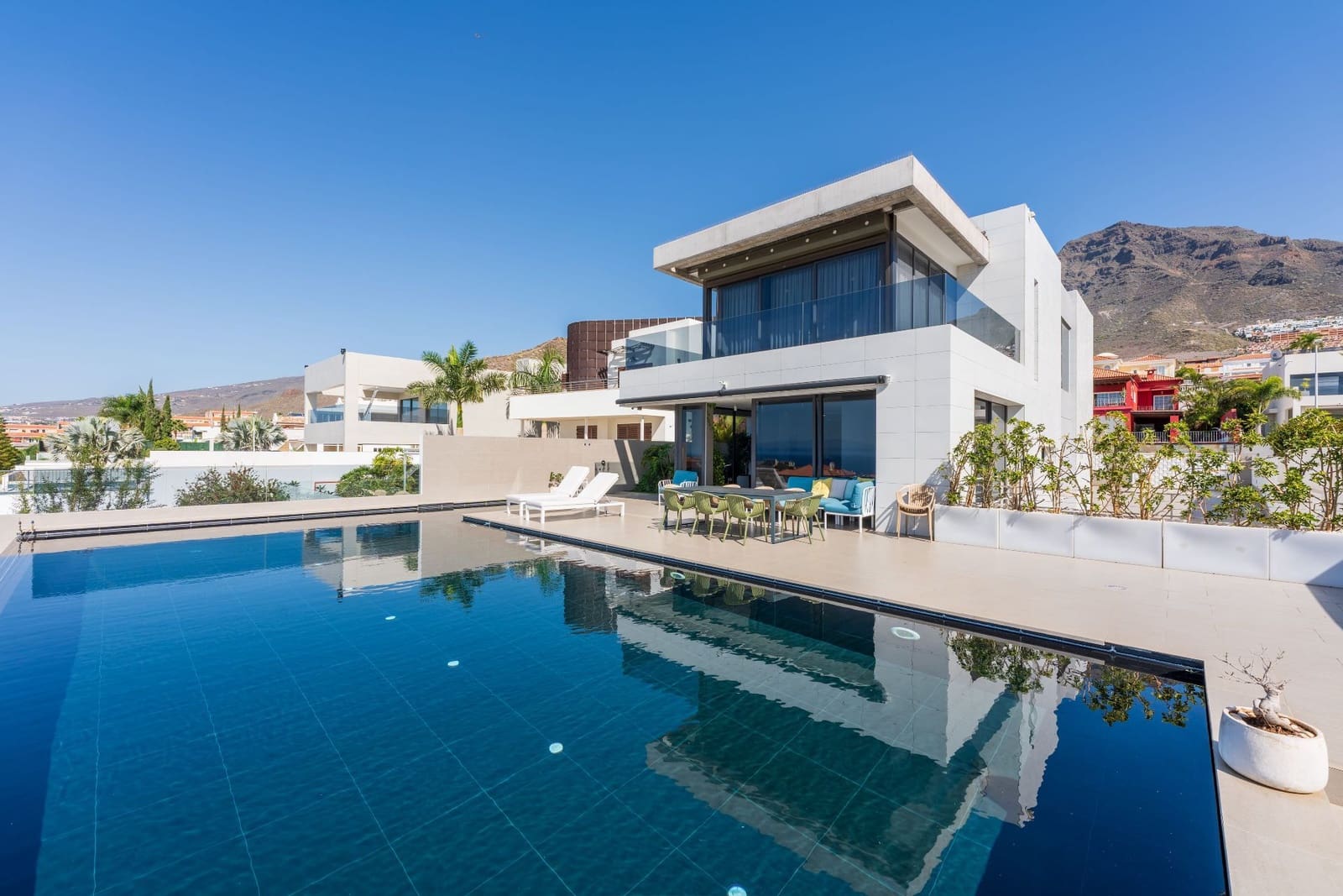 5 bedroom Villa for sale in El Madronal with pool garage - € 2,650,000 (Ref: 9816979)
