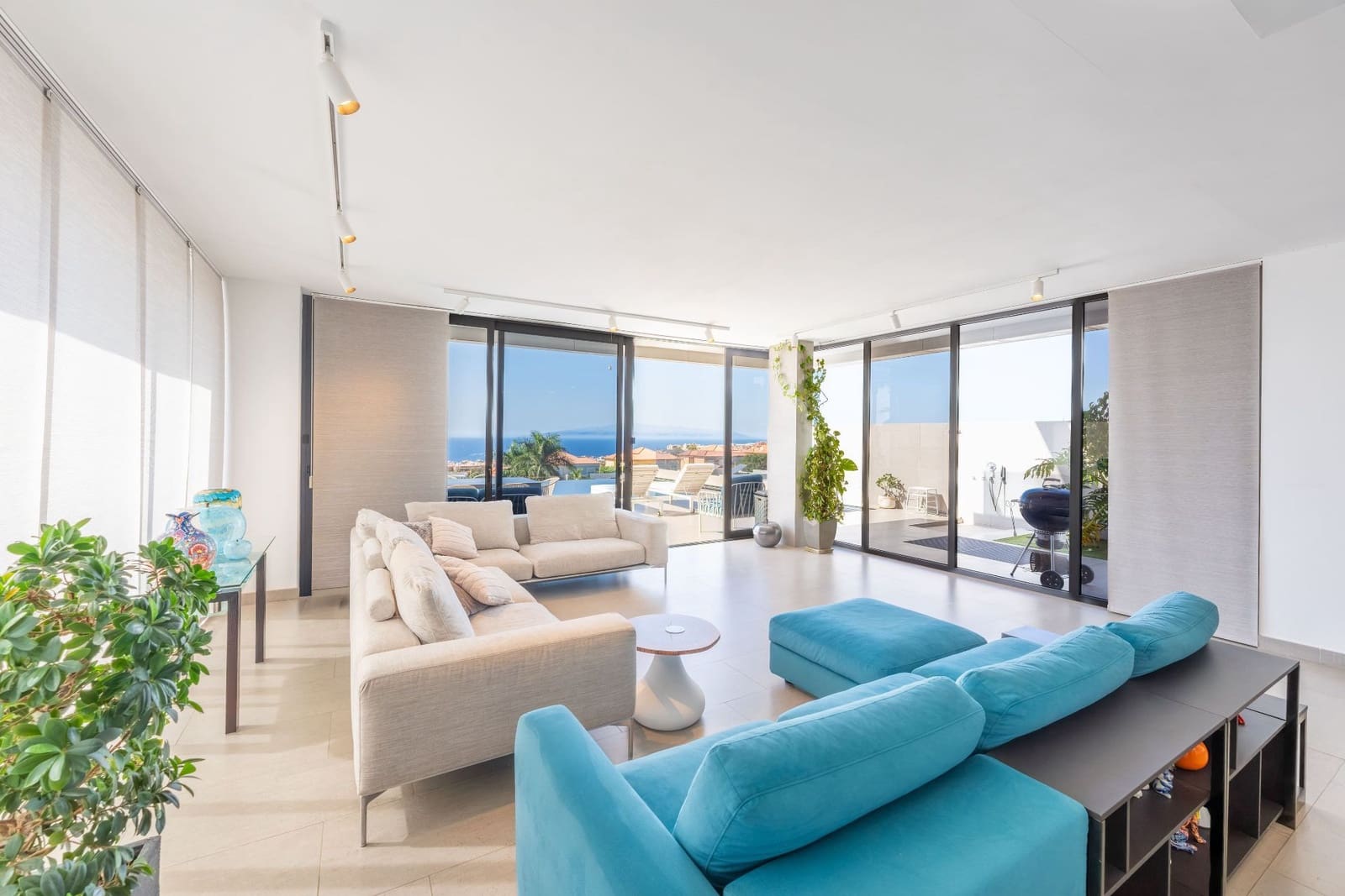 5 bedroom Villa for sale in El Madronal with pool garage - € 2,650,000 (Ref: 9816979)