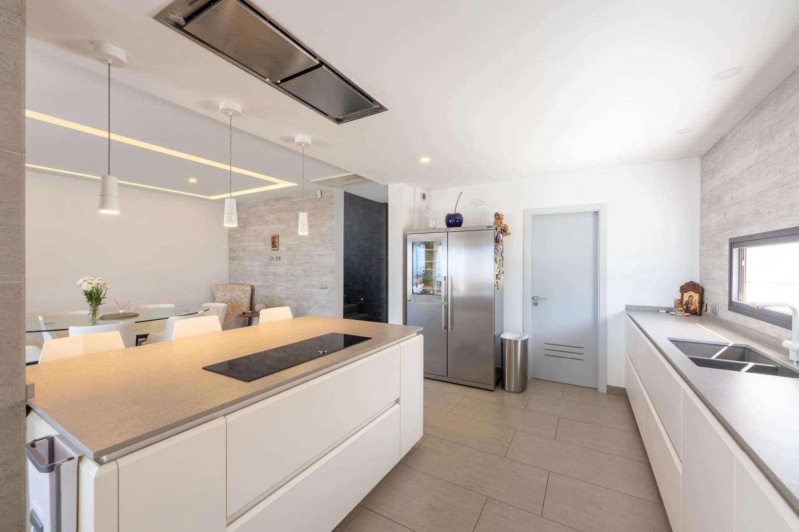5 bedroom Villa for sale in El Madronal with pool garage - € 2,650,000 (Ref: 9816979)