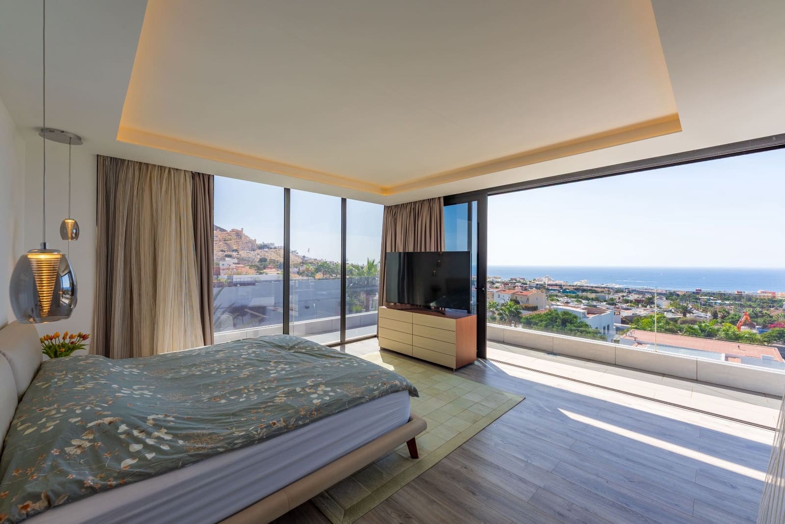 5 bedroom Villa for sale in El Madronal with pool garage - € 2,650,000 (Ref: 9816979)