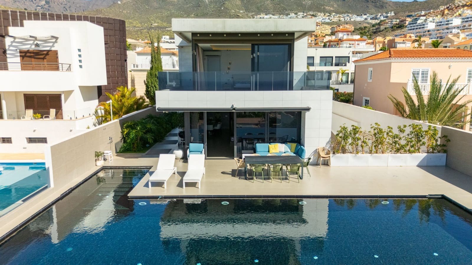 5 bedroom Villa for sale in El Madronal with pool garage - € 2,650,000 (Ref: 9816979)