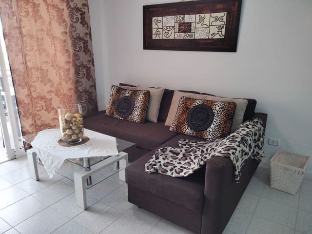 2 slaapkamer Appartement te koop in Los Cristianos, Arona met garage - € 390.000 (Ref: 9824672)