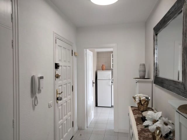 2 slaapkamer Appartement te koop in Los Cristianos, Arona met garage - € 390.000 (Ref: 9824672)