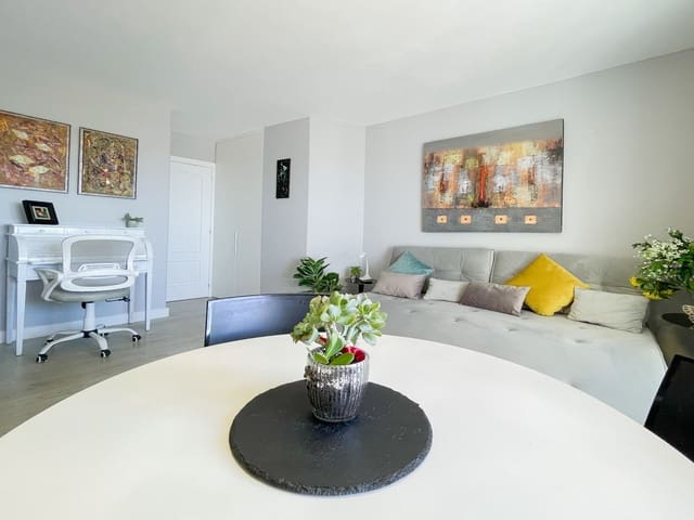1 soverom Leilighet til salgs i Los Cristianos, Arona med svømmebasseng - € 359 000 (Ref: 9828255)