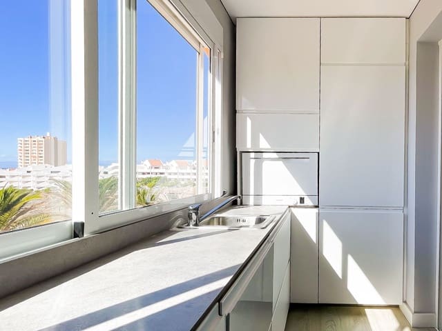 1 soverom Leilighet til salgs i Los Cristianos, Arona med svømmebasseng - € 359 000 (Ref: 9828255)