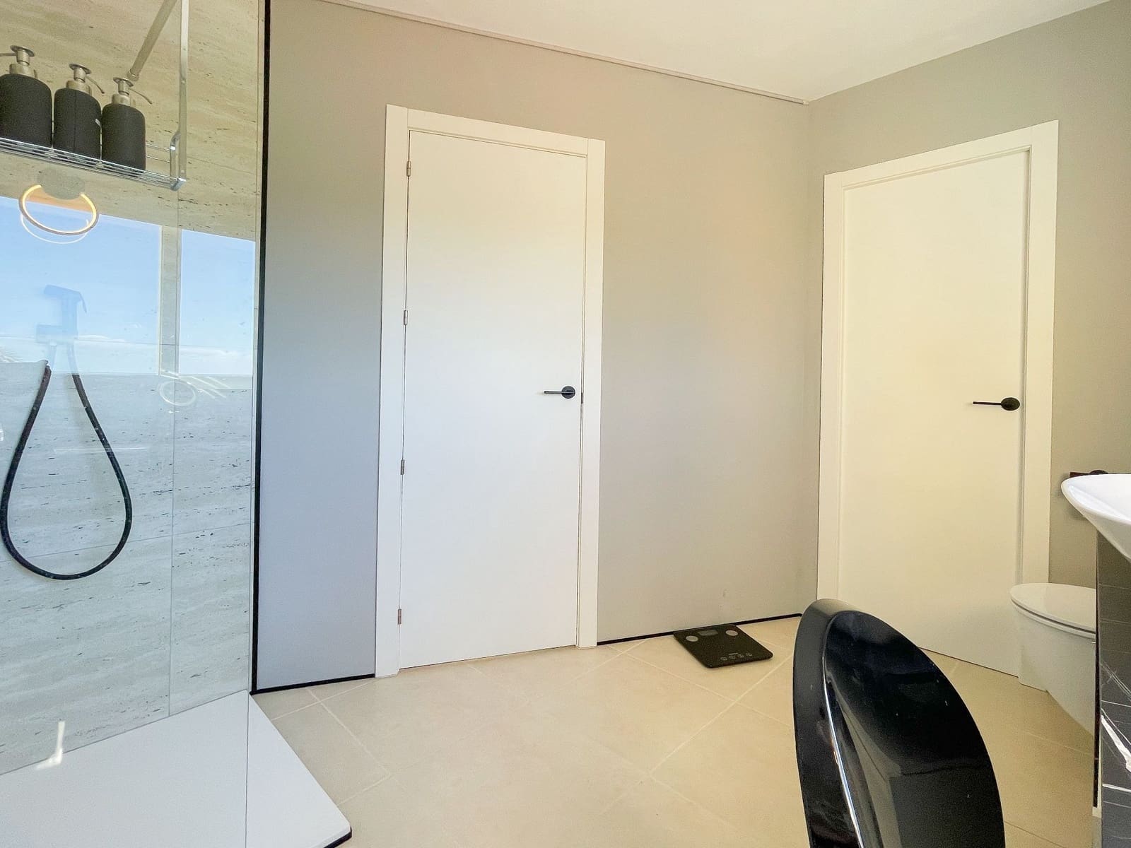 1 bedroom Apartment for sale in Los Cristianos with pool - € 359,000 (Ref: 9828255)
