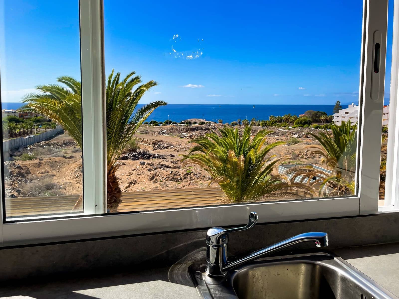 1 bedroom Apartment for sale in Los Cristianos with pool - € 359,000 (Ref: 9828255)