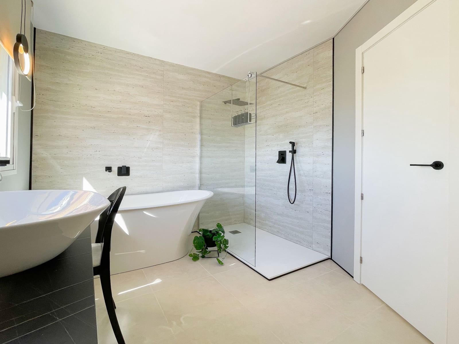 1 bedroom Apartment for sale in Los Cristianos with pool - € 359,000 (Ref: 9828255)