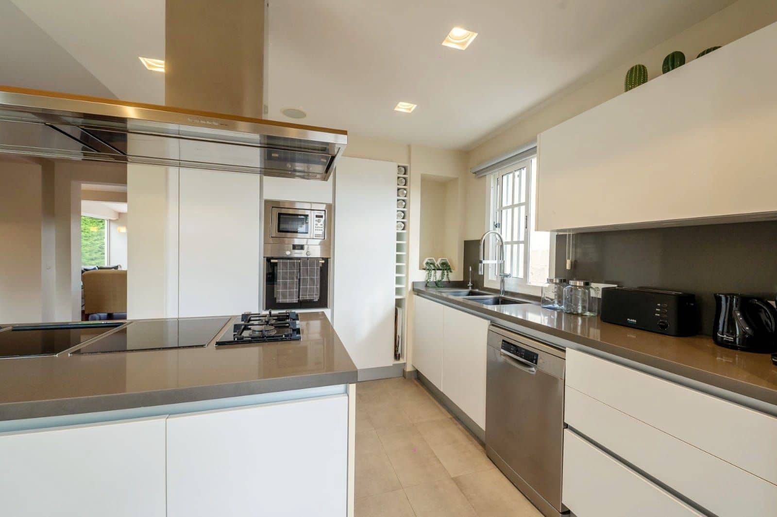 4 Zimmer Villa zu verkaufen in El Madronal mit Pool Garage - 1.599.000 € (Ref: 9828256)