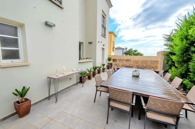 Chalet de 4 habitaciones en El Madroñal, Adeje en venta con piscina garaje - 1.599.000 € (Ref: 9828256)