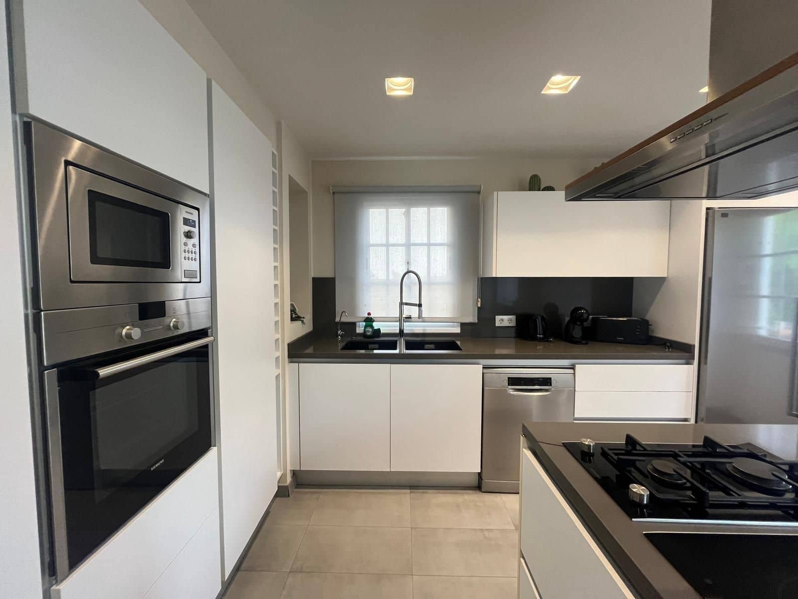 4 quarto Moradia para venda em El Madronal com piscina garagem - 1 599 000 € (Ref: 9830626)