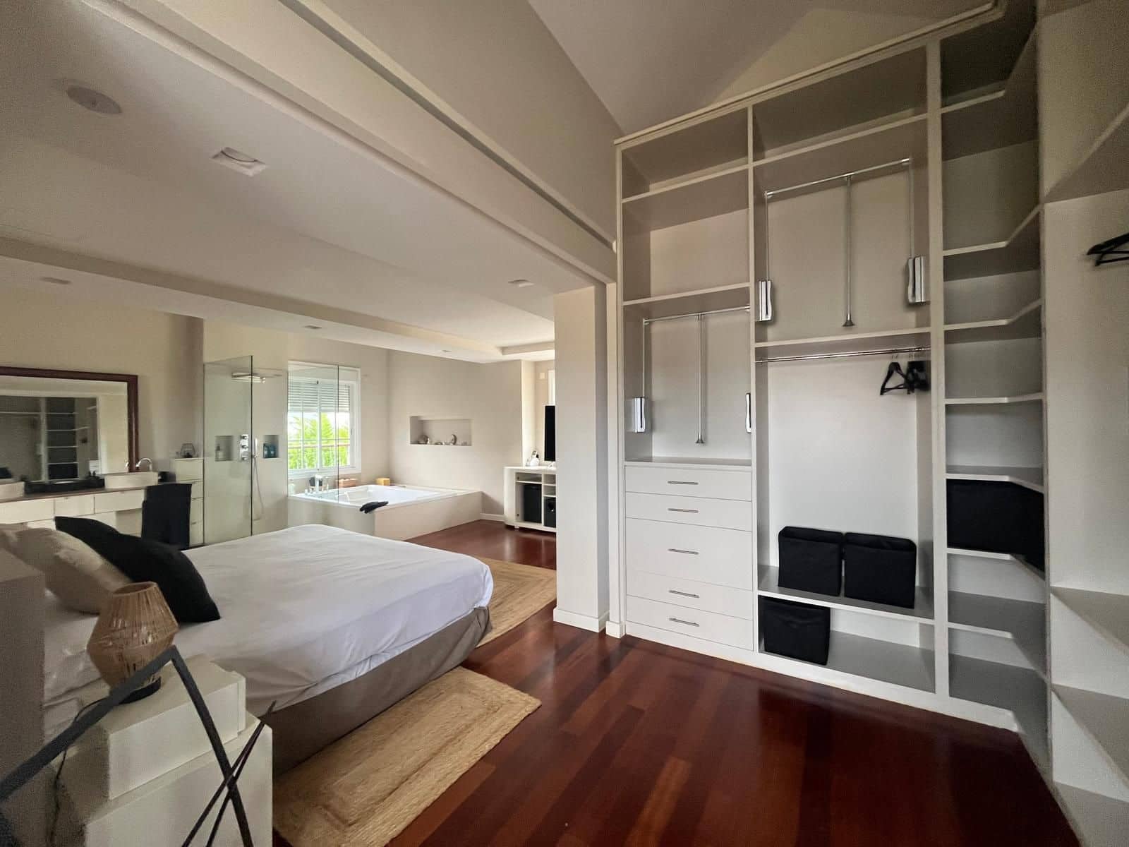 4 quarto Moradia para venda em El Madronal com piscina garagem - 1 599 000 € (Ref: 9830626)