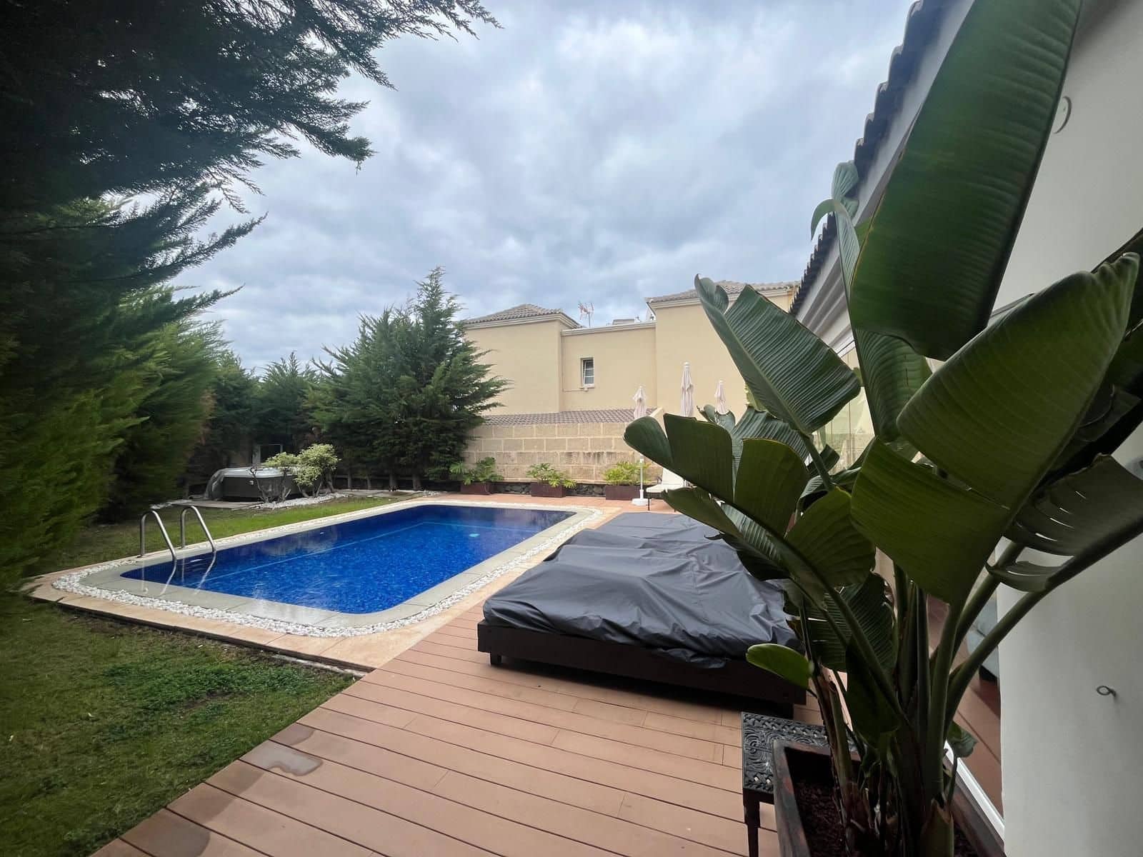 4 quarto Moradia para venda em El Madronal com piscina garagem - 1 599 000 € (Ref: 9830626)