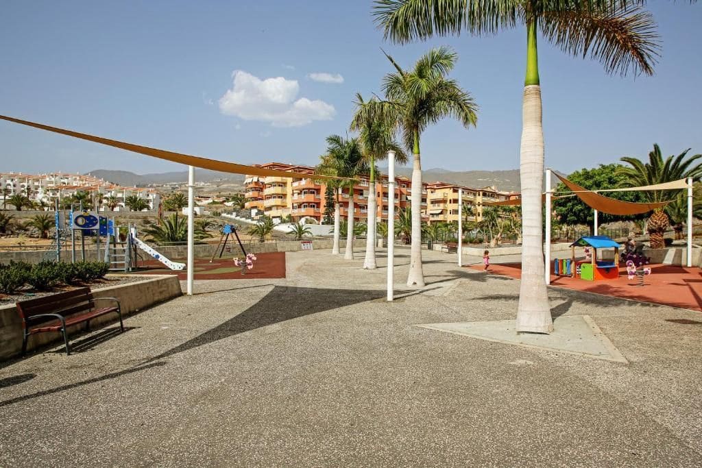 3 bedroom Villa for sale in Costa Adeje with pool - € 510,000 (Ref: 9830627)