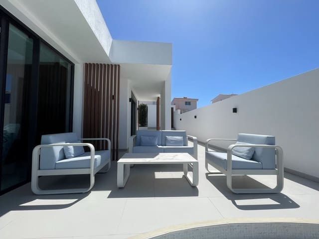 3 sypialnia Willa na sprzedaż w San Eugenio Alto, Adeje z basenem garażem - 1 795 000 € (Ref: 9835171)