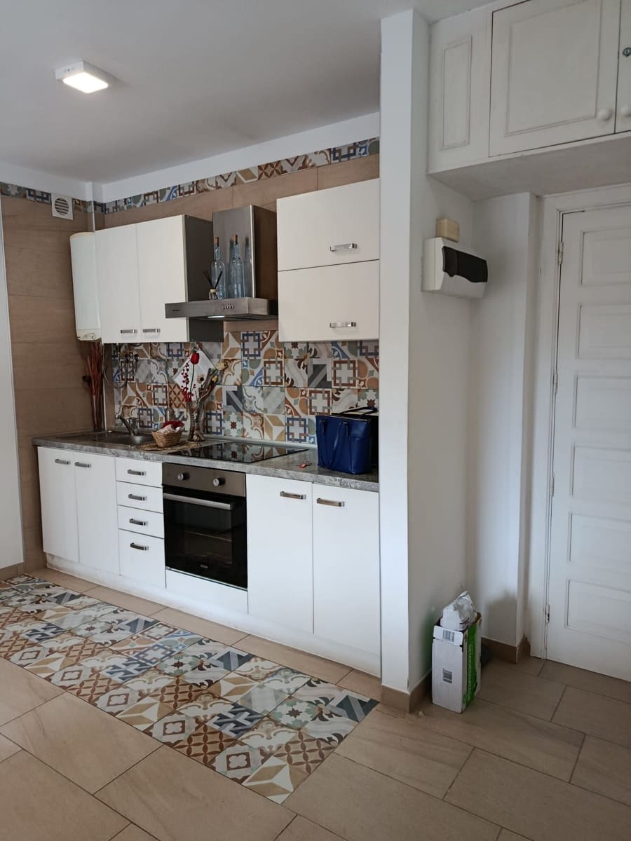 1 bedroom Apartment for sale in Los Cristianos with pool - € 299,000 (Ref: 9838880)