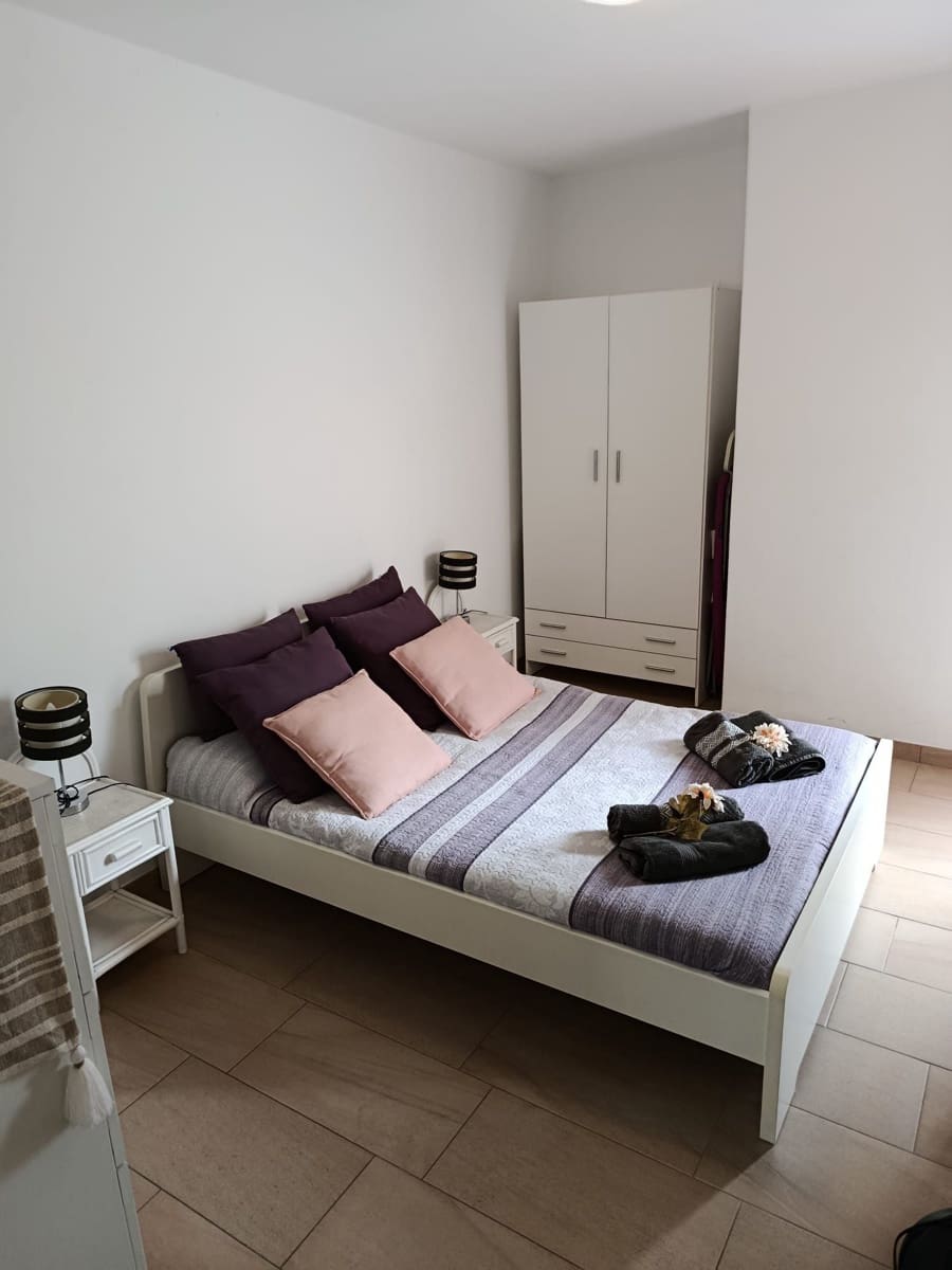 1 bedroom Apartment for sale in Los Cristianos with pool - € 299,000 (Ref: 9838880)