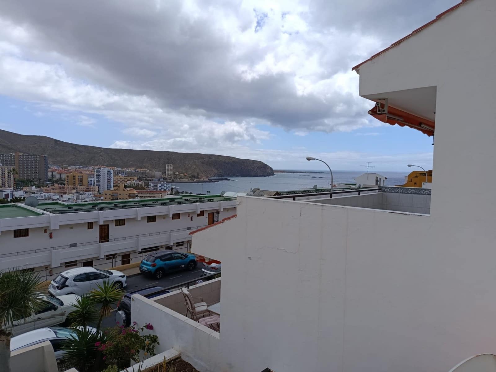 1 bedroom Apartment for sale in Los Cristianos with pool - € 299,000 (Ref: 9838880)
