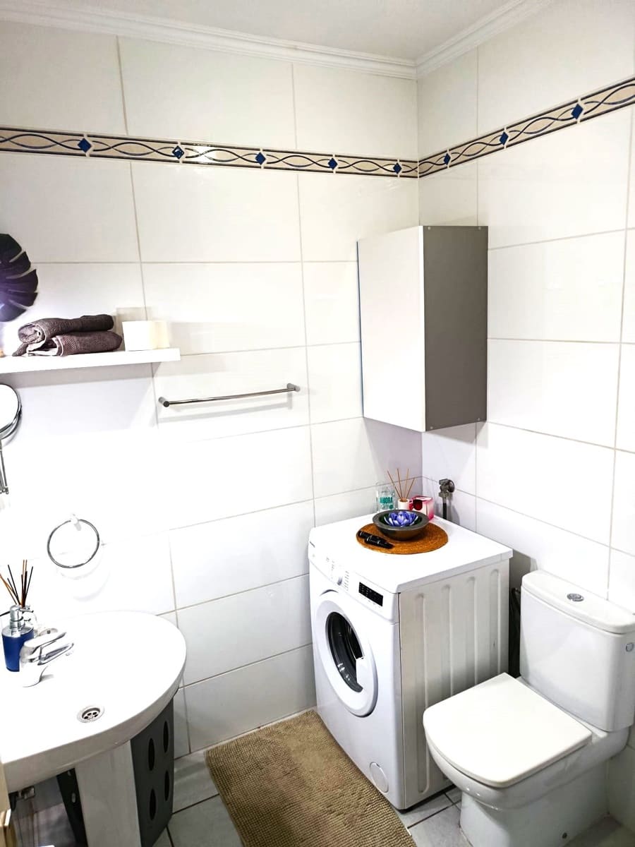 1 soverom Leilighet til salgs i Los Cristianos med svømmebasseng - € 280 000 (Ref: 9838880)
