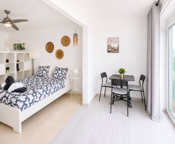 Apartament na sprzedaż w Playa de las Americas, Arona z basenem - 265 000 € (Ref: 9844818)