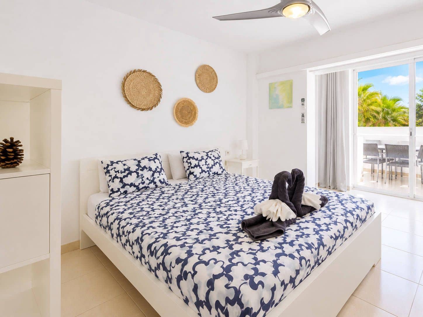 Apartment for sale in Playa de las Americas with pool - € 265,000 (Ref: 9844818)