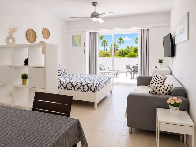Apartament na sprzedaż w Playa de las Americas, Arona z basenem - 265 000 € (Ref: 9844818)