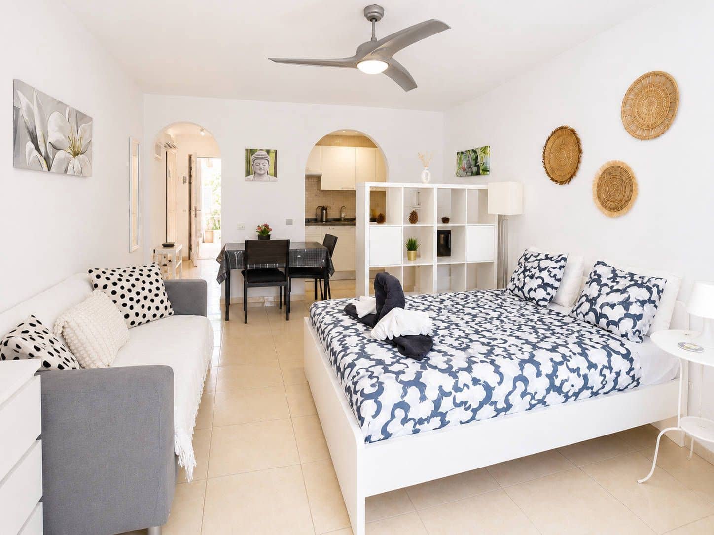 Apartment for sale in Playa de las Americas with pool - € 265,000 (Ref: 9844818)