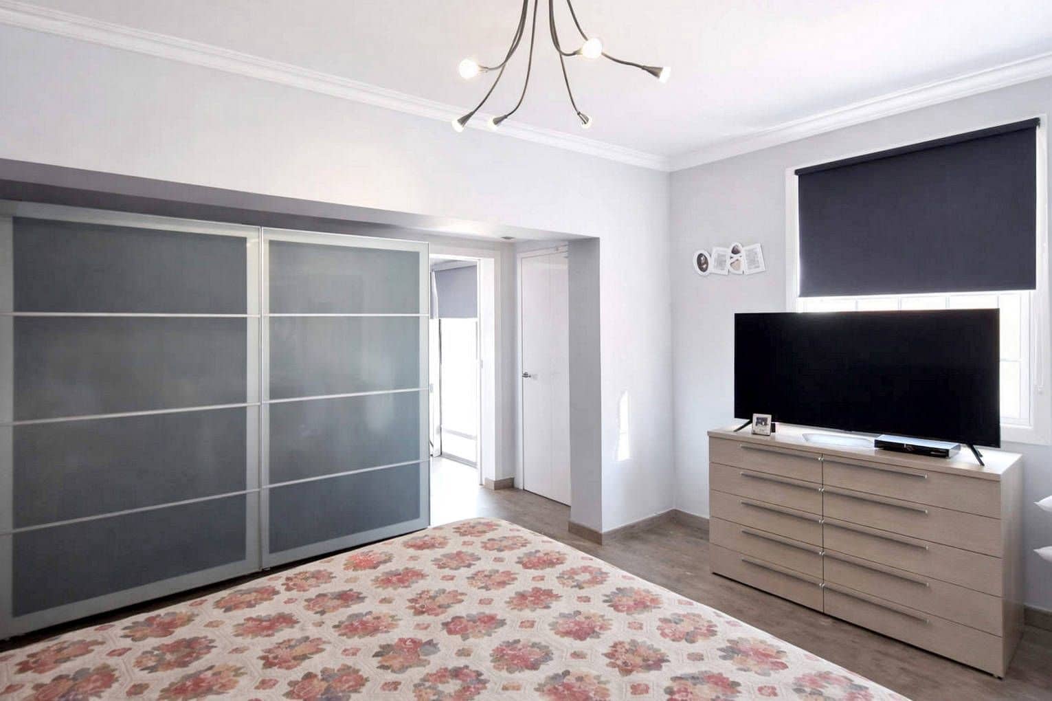 4 bedroom Semi-detached Villa for sale in Las Rosas (Las Galletas) with garage - € 478,000 (Ref: 9848986)