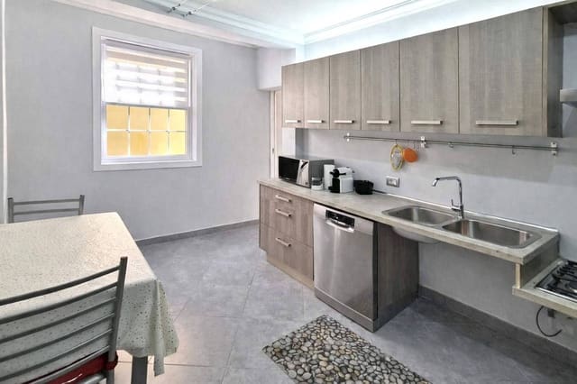 Pareado de 4 habitaciones en Las Rosas (Las Galletas), Arona en venta con garaje - 478.000 € (Ref: 9848986)