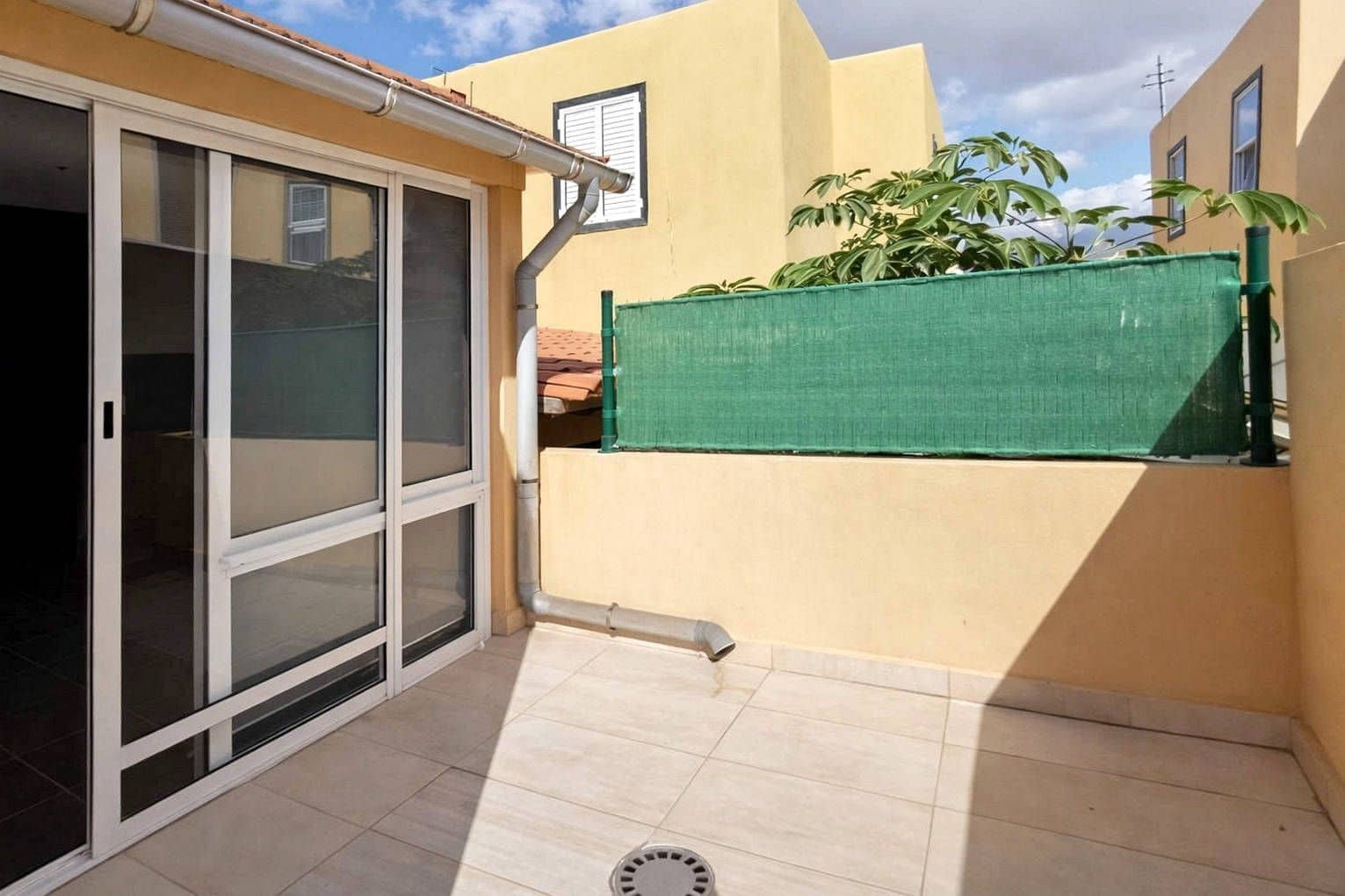 4 bedroom Semi-detached Villa for sale in Las Rosas (Las Galletas) with garage - € 478,000 (Ref: 9848986)