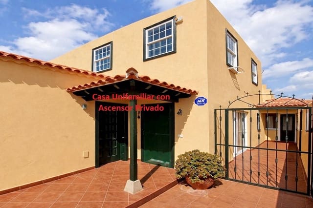 Pareado de 4 habitaciones en Las Rosas (Las Galletas), Arona en venta con garaje - 478.000 € (Ref: 9848986)